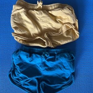 Tea Collection Pom Pom Shorts Bundle 2T Yellow and Blue